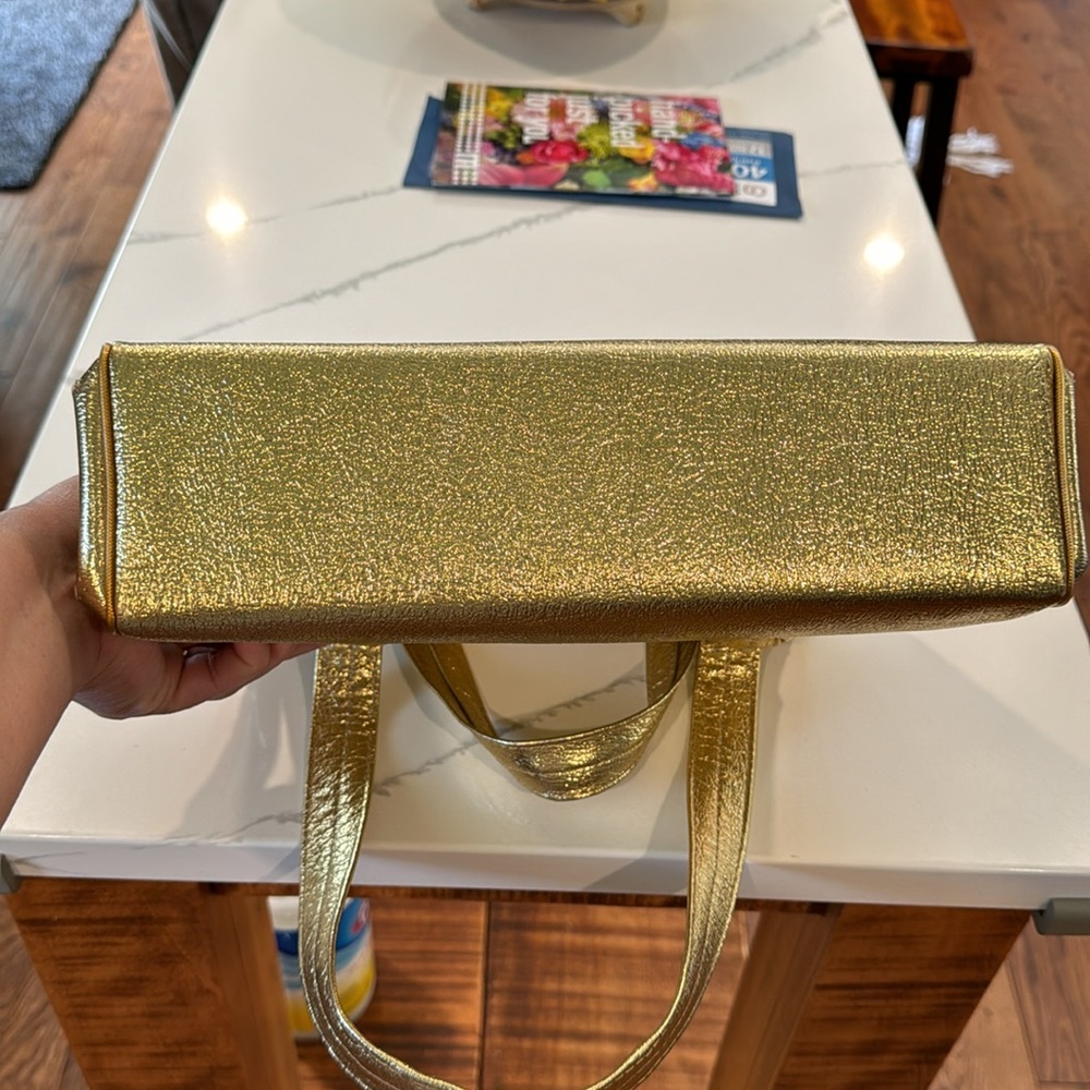 GOLD VINTAGE LOOK PURSE - Picture 8 of 9